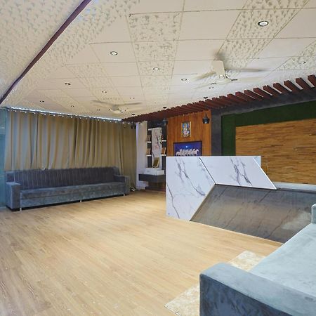 Hotel Monville Group Vadodara Dış mekan fotoğraf