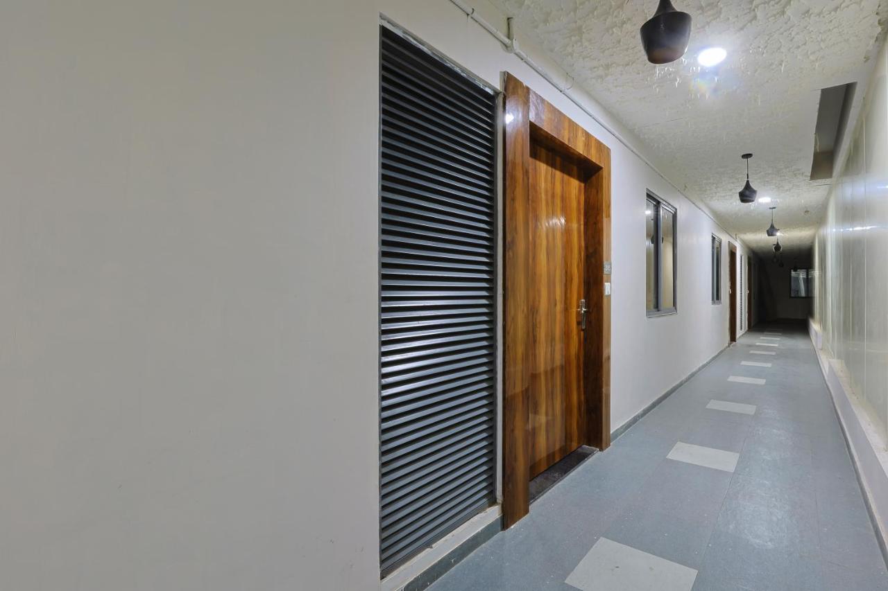 Hotel Monville Group Vadodara Dış mekan fotoğraf