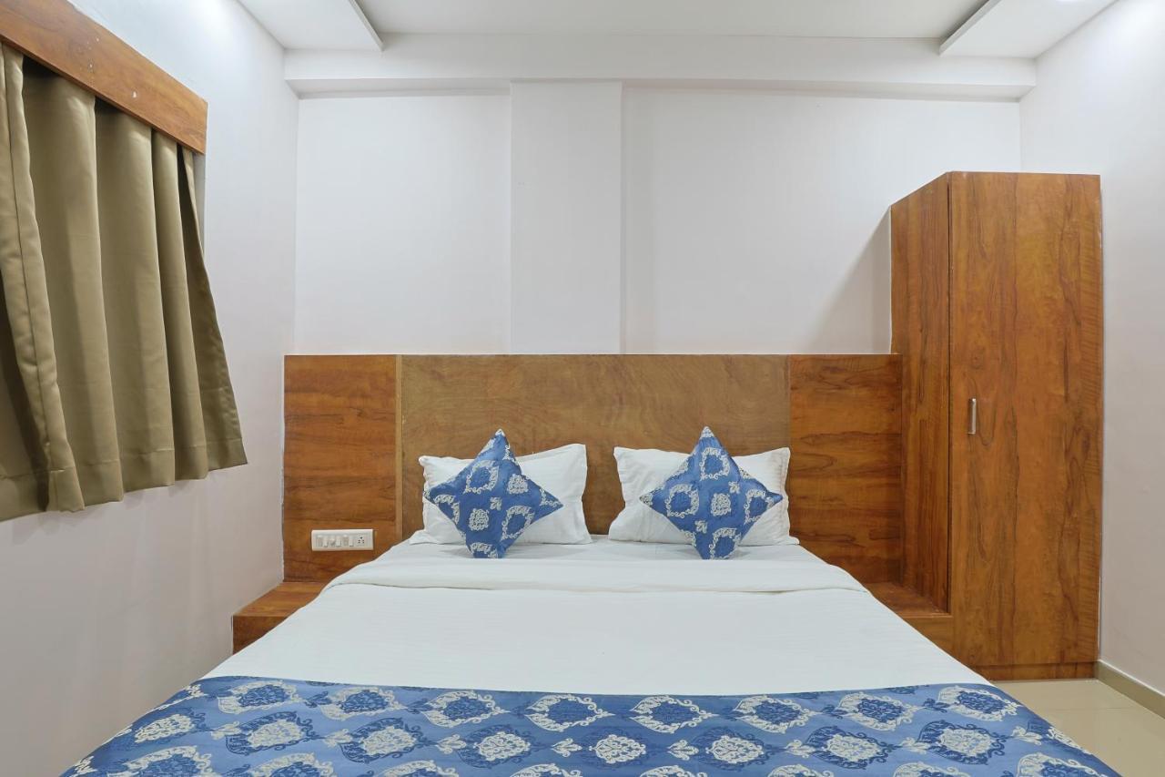 Hotel Monville Group Vadodara Dış mekan fotoğraf