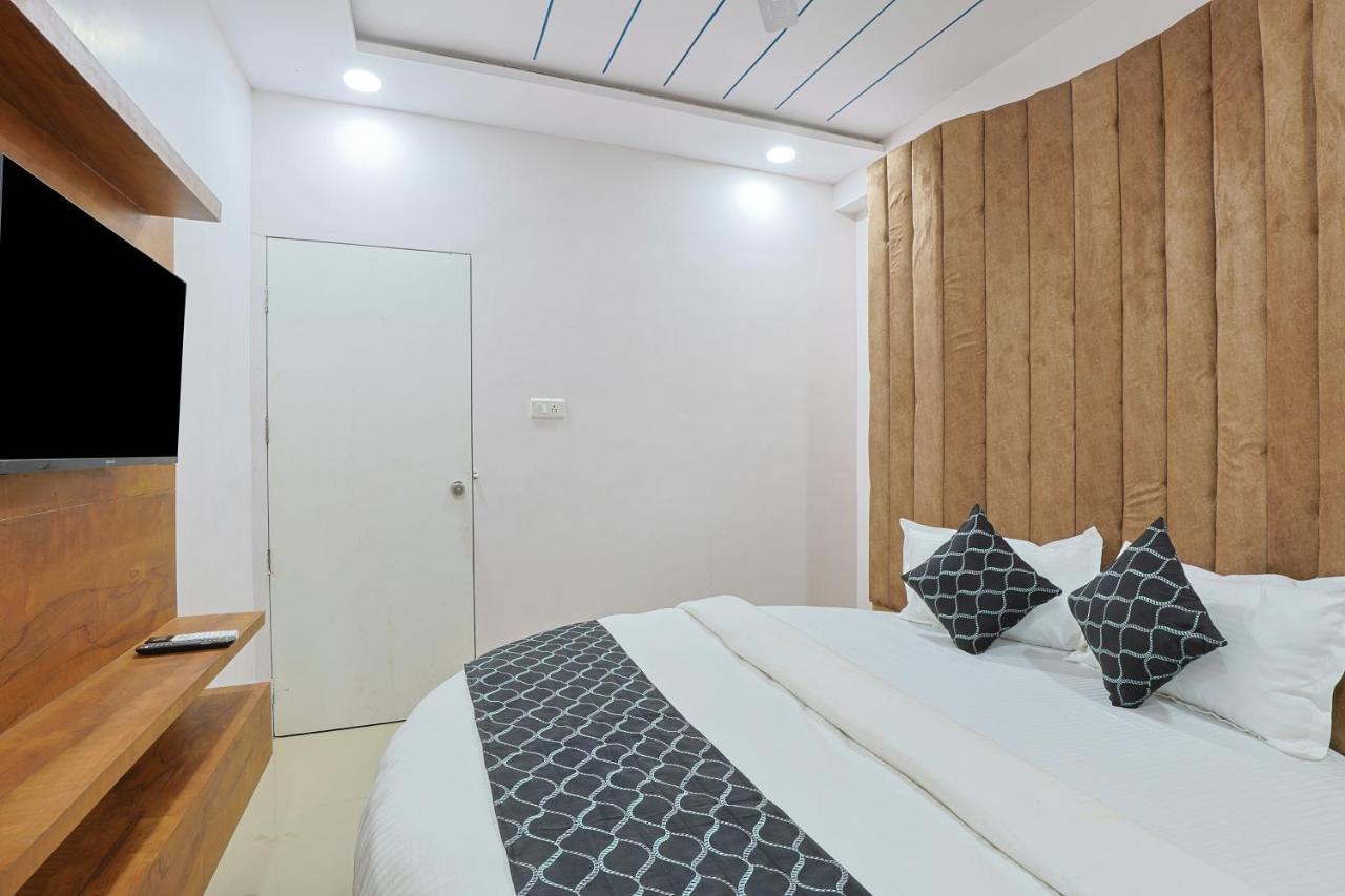 Hotel Monville Group Vadodara Dış mekan fotoğraf