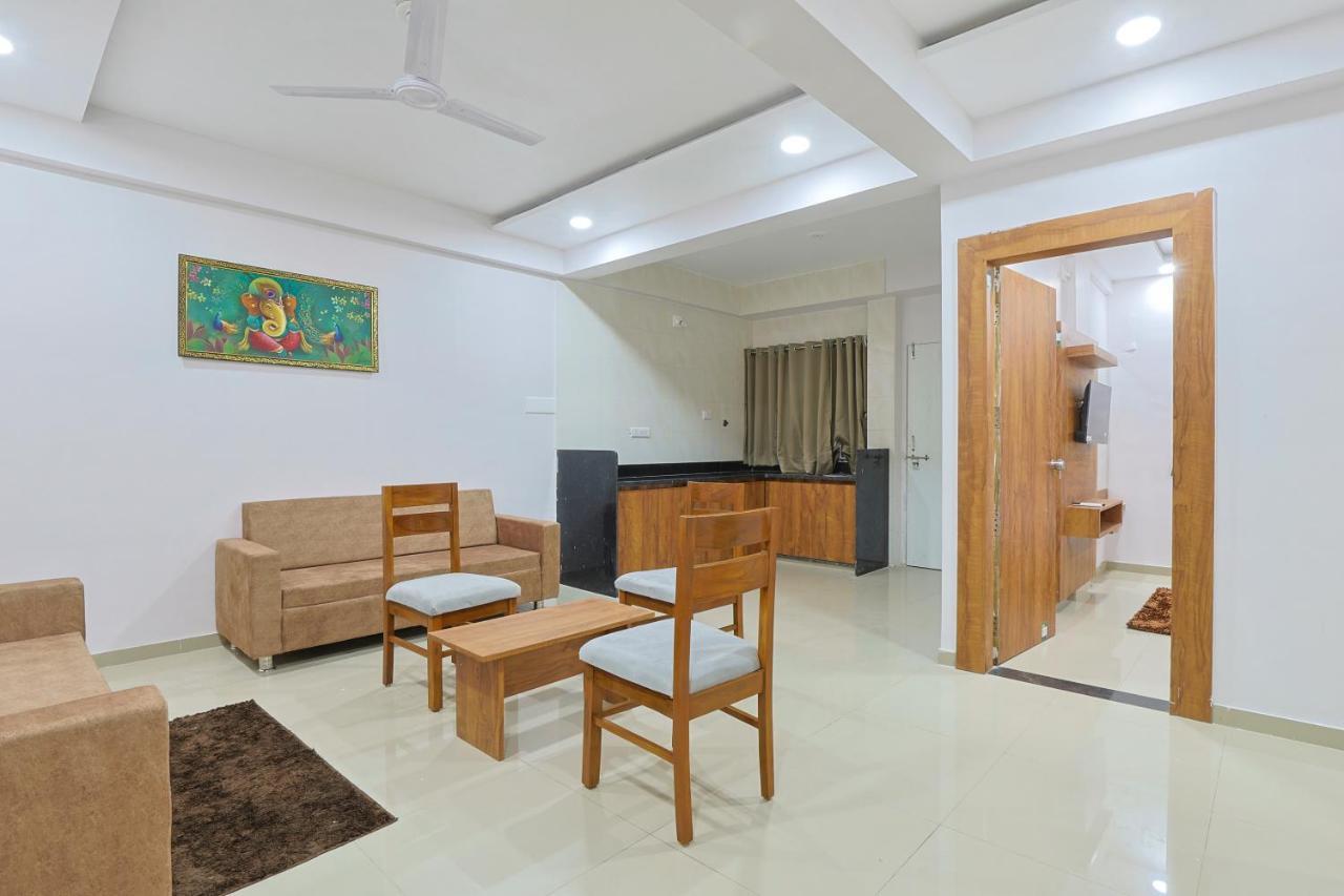 Hotel Monville Group Vadodara Dış mekan fotoğraf