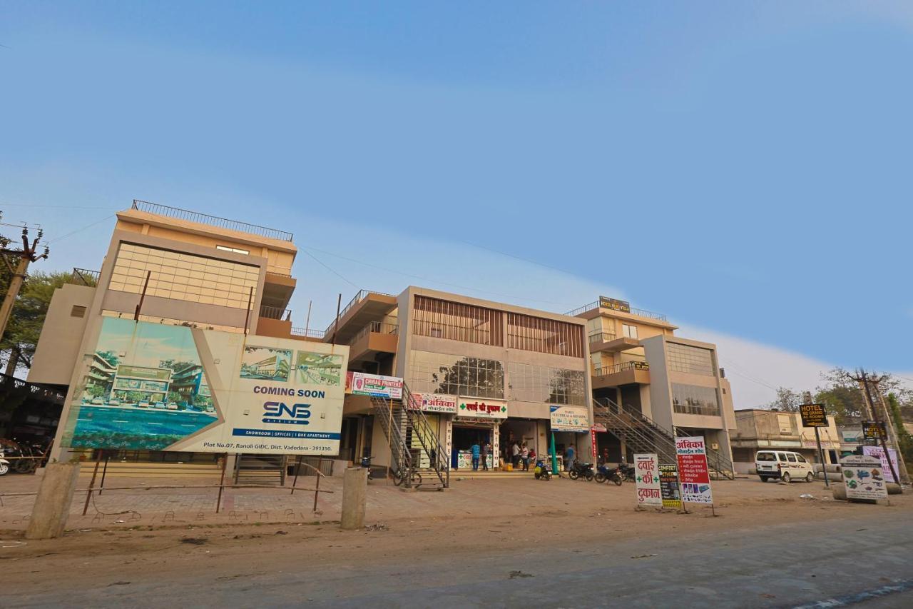 Hotel Monville Group Vadodara Dış mekan fotoğraf