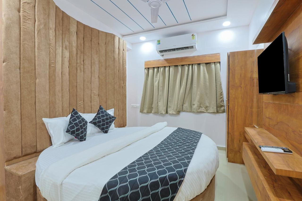 Hotel Monville Group Vadodara Dış mekan fotoğraf