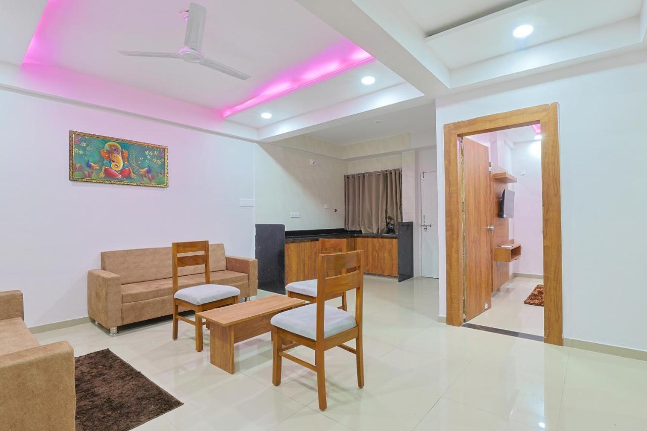 Hotel Monville Group Vadodara Dış mekan fotoğraf