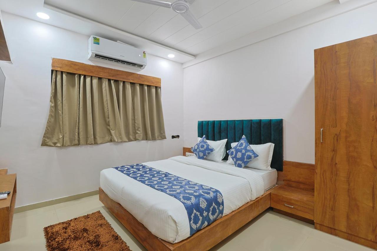 Hotel Monville Group Vadodara Dış mekan fotoğraf
