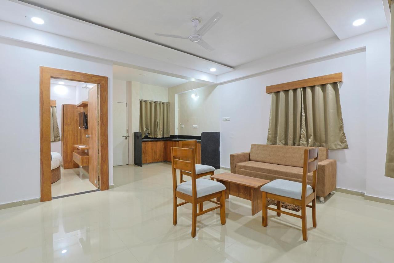 Hotel Monville Group Vadodara Dış mekan fotoğraf