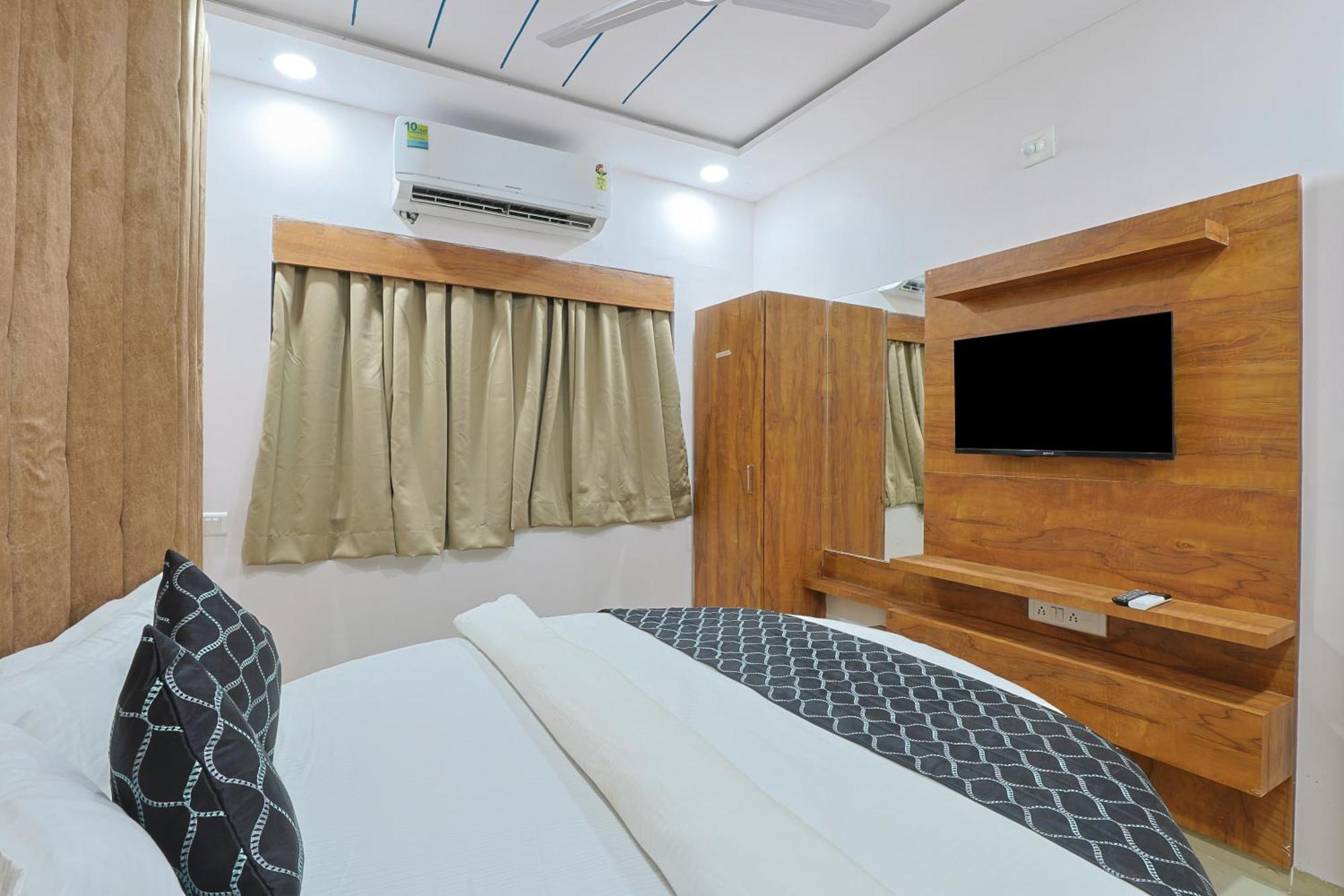 Hotel Monville Group Vadodara Dış mekan fotoğraf
