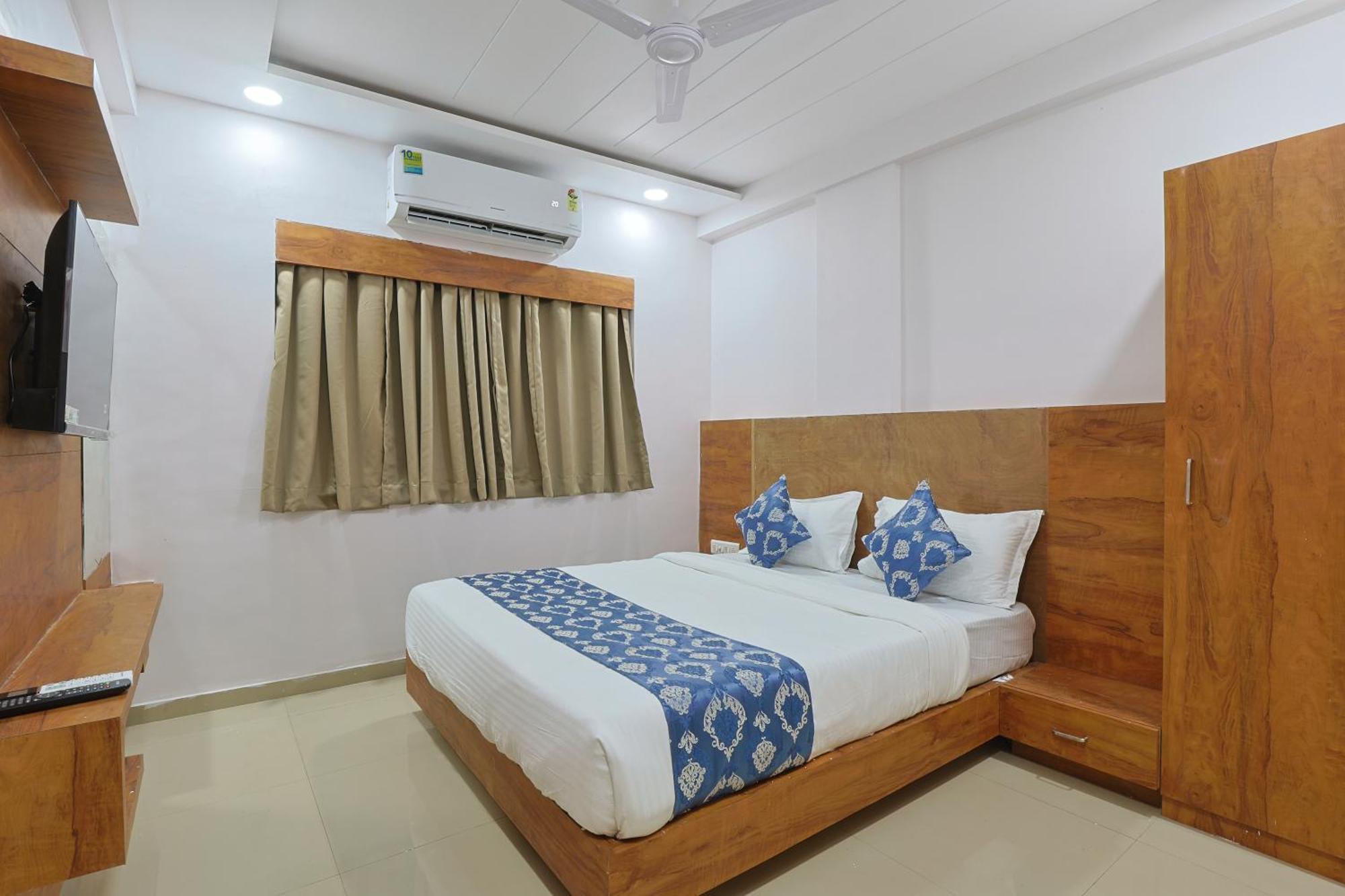 Hotel Monville Group Vadodara Dış mekan fotoğraf